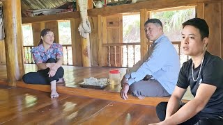 Police officer Luyen's father expressed his disapproval of Luyen and Vong's love story