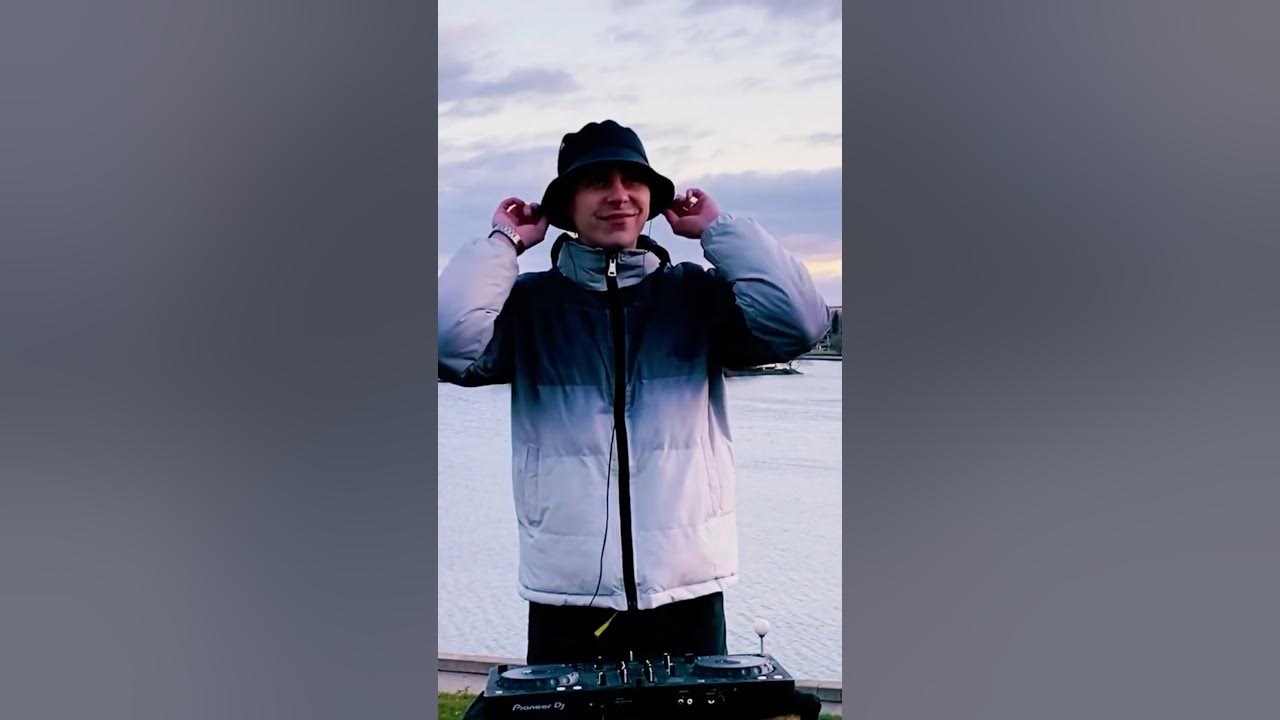 Until the sun needs to rise (insta: @MDROM_DEEP ) #dj #djmix #djset #djsong #rufus #deep #nyc #5k Until the sun needs to rise (insta: @MDROM_DEEP ) #dj #djmix #djset #djsong #rufus #deep #nyc #5k