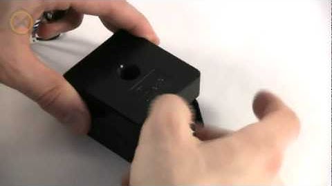 EN - Tutorial_ How to install an aftermarket top on a Laing DDC _ MCP355 pump