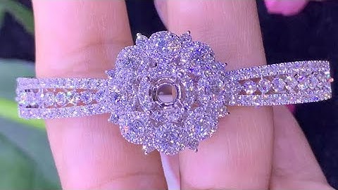 Vòng  xoàn kiểu, HK 750.Nặng 22,6g, gồm 8viên 3 li 3li1, 26viên 2li-2 li5 , 154 viên 1.3-1.6 EF VVS2