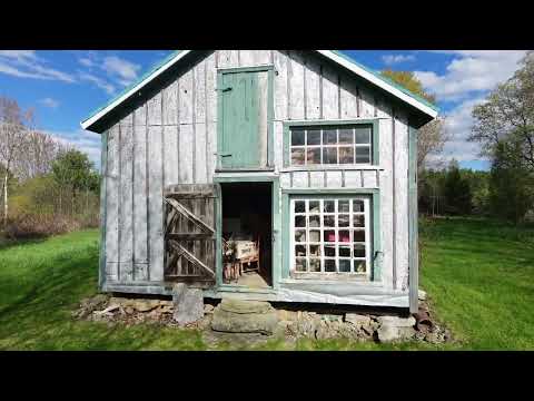 survole la maison des parents le 10 mai 2026