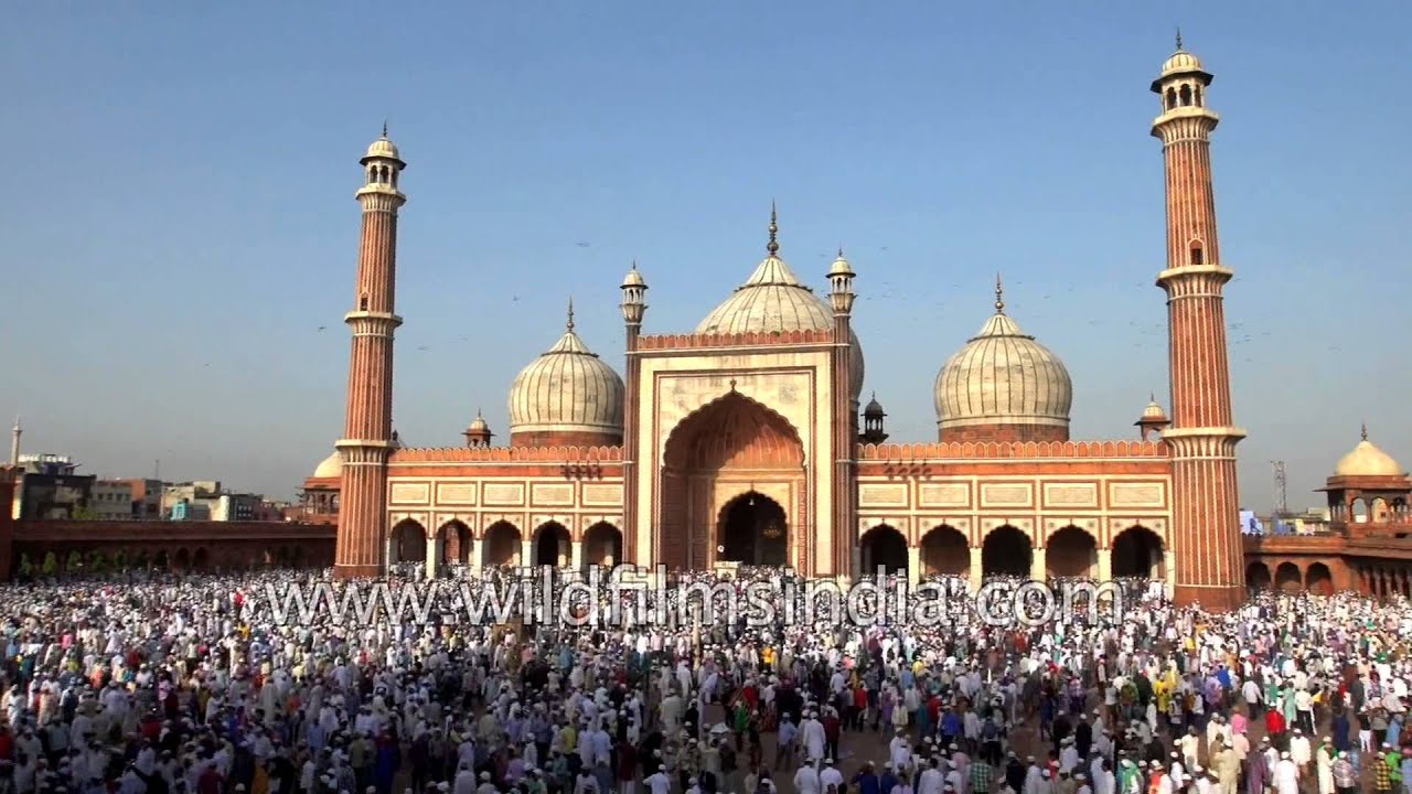 Muslims Offer Eid Ul Azha Or Bakrid Prayer At The Jama Masjid In Delhi Muslims Offer Eid Ul Azha Or Bakrid Prayer At The Jama Masjid In Delhi