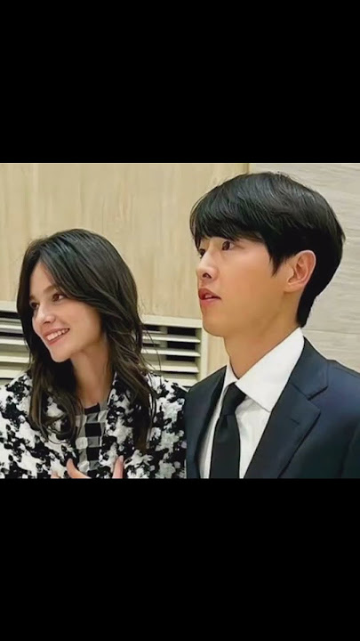 Song joong ki with his Wife 🥰 please subscribe#songjoongki #katylouisesaunders#kdrama#actor#family
