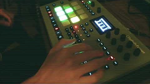 Analog Rytm oldschool techno sketch (909 samples)