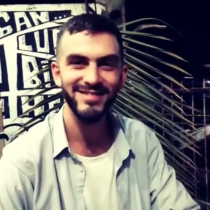 Bule Gila Try Indonesian Local Liquor for the First Time (Intisari)