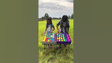 Puzzle sort ball game challenge with two Smarts player 👩🏻👦🏻