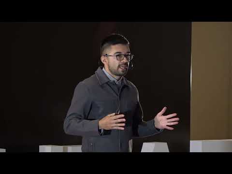 Cazadores de microbios y la batalla contra los patógenos. | Ramiro González | TEDxUPAEP