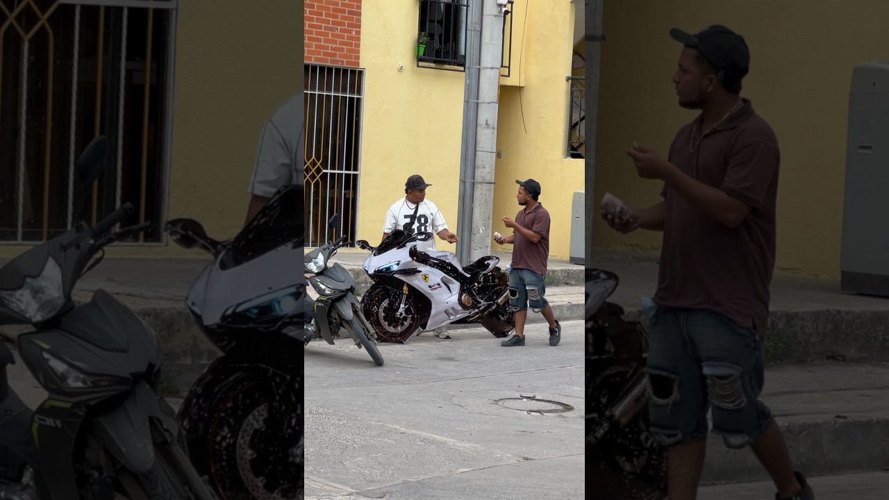 Le vendo la moto🏍️de cartón😱
