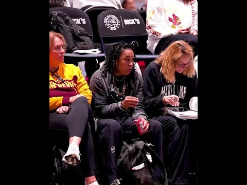 Autumn Fleary and Haylen Ayers put on a show in front of Dawn Staley & Kim Mulkey 🔥