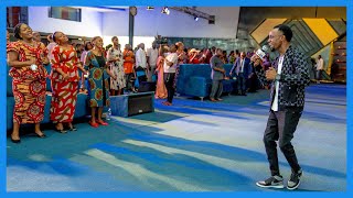 GODFREY STEVEN AIMBA LIVE 'NCHI YA AHADI' Kwenye WASAFI SUNDAY WORSHIP