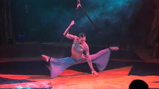 Circus Americano Vargas - Regina Laruss - Aerial Straps Act