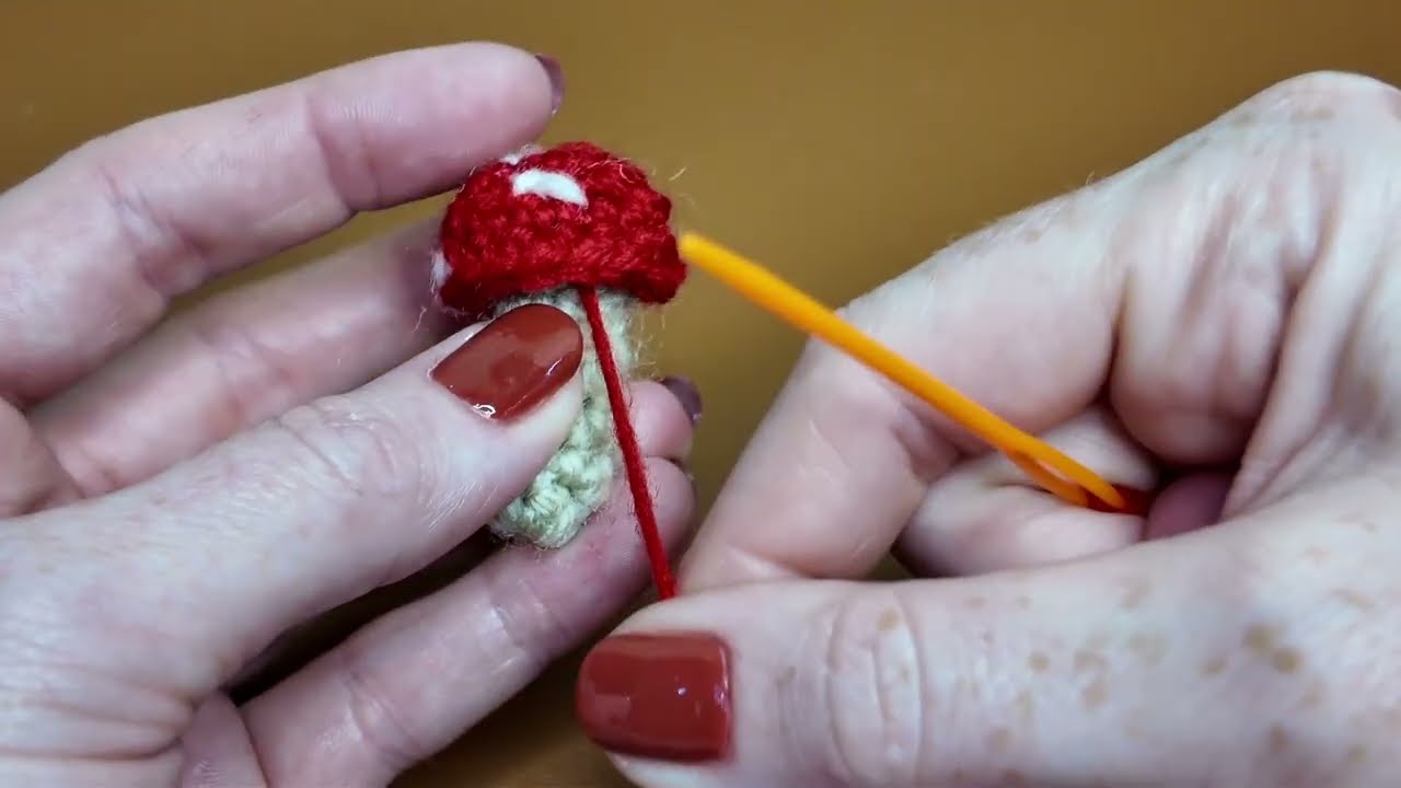 Loops and Threads Crochet Headgehog - YouTube
