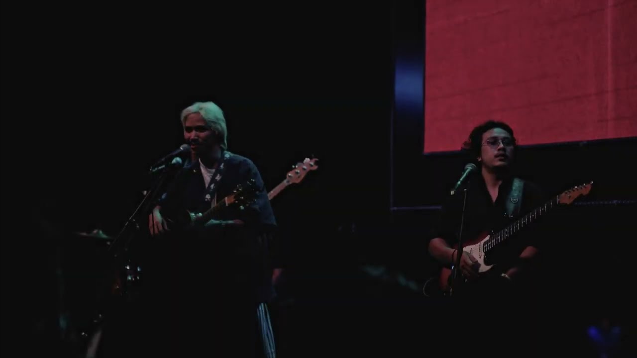 Đêm (Live in Saigon)