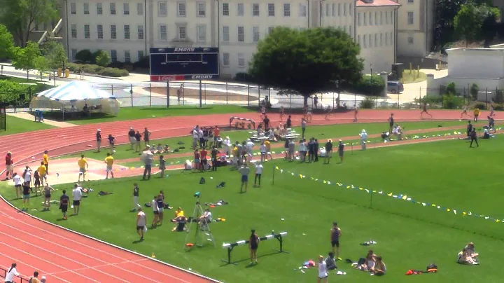 Univ. of Chicago's Michelle Dobbs Wins Women's 800...