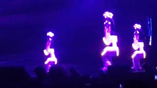 Танец роботов из концерта Милен Фармер Mylene Farmer Dancing robots Танец роботов из концерта Милен Фармер Mylene Farmer Dancing robots