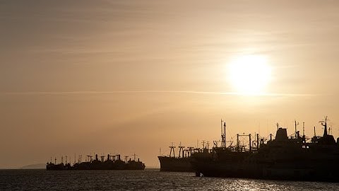 Apprentice S 15e Fly Over Navy Mothball Fleet, Suisun Bay, CA