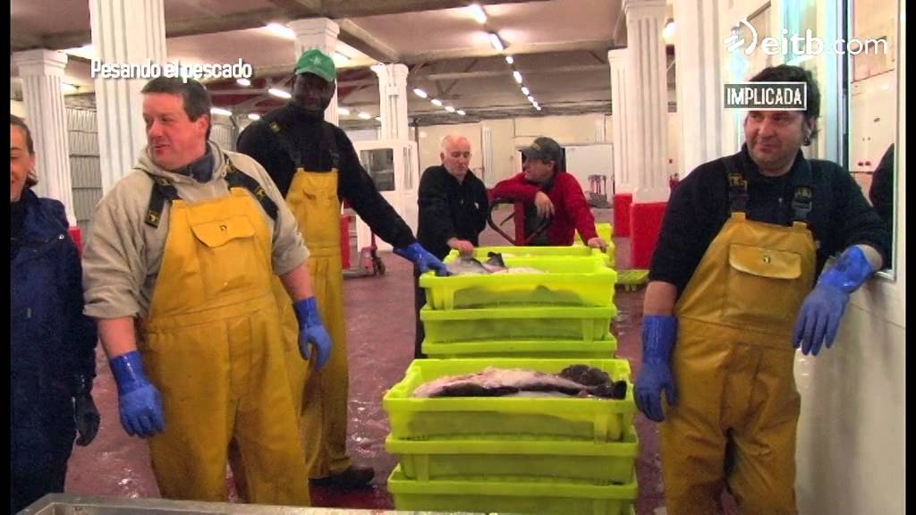 Ana Urrutia de neskatila en Bermeo