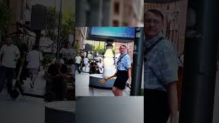 ГИТАРИСТ-БОМЖ притворился ДОDИКОМ и ШОКИРОВАЛ ВСЕХ Уличный ПРАНК Реакция Людей Гитара Музыка Part 15