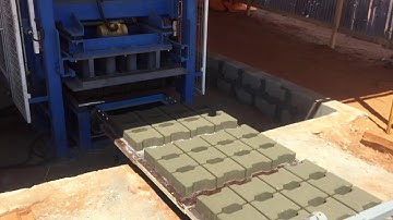 Conmach BlockKing-12MS Block and Interlock Making Machine during Double T type Interlock Production