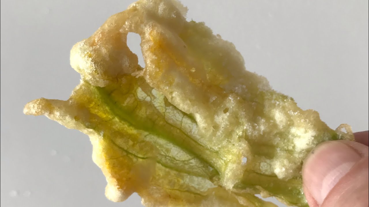 ZUCCHINE FRITTE E FIORI FRITTI CON FARINA DI RISO SENZA GLUTINE / FRIED ZUCCHINI GLUTEN FREE