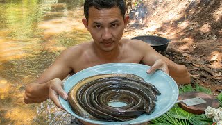 Cooking Eels Soup Recipe In The Forest