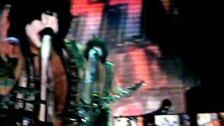 June 12, 2010, Kiss; Lick It Up