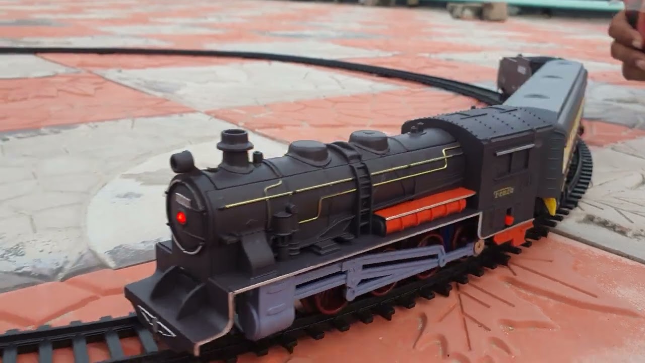 Wap4 Model Train in Ho scale INDIAN RAILWAY WITH LAYOUT COUPLING