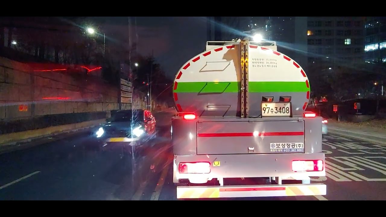 26.02.10 06:10 동부간선도로 용비교가 밀릴때 군자교에서 샛길로 빠지는 영상. 나중에 성수대교에서 합류