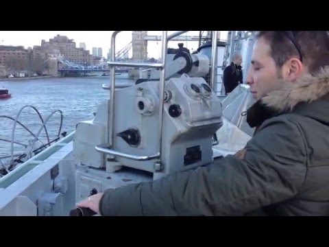 في زياة إلى السفينة الحربية بلفاست HMS Belfast في لندن