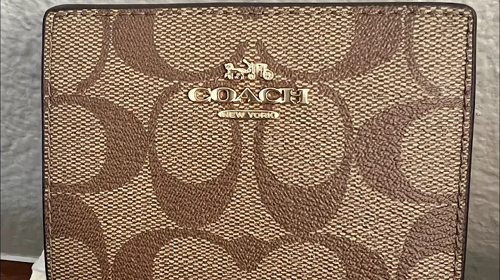 Coach Corner Zip medium Wallet VS coach Snap Wallet