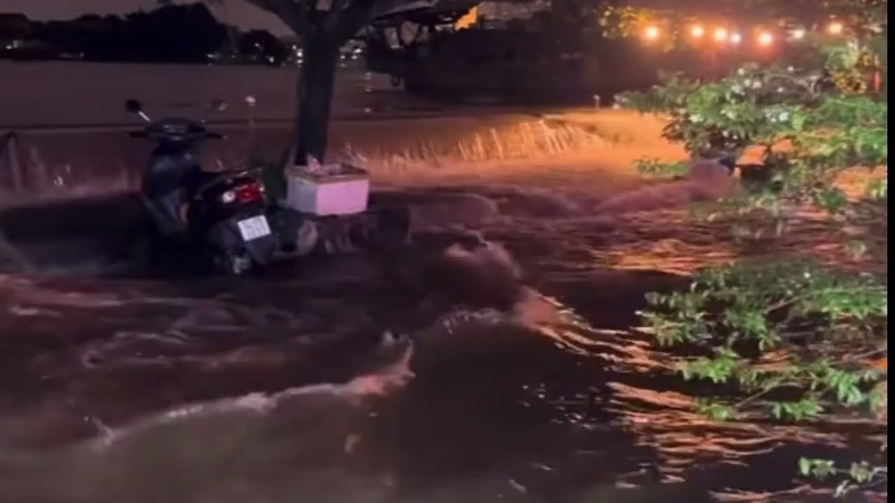 Triều cường đạt đỉnh miền nam ngập sâu