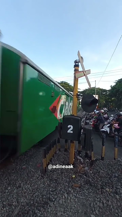 KA WIJAYA KUSUMA #palangpintukeretaapi #keretaapi