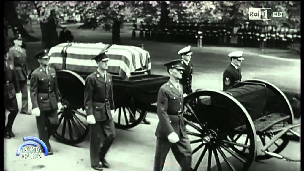 25 Aprile 1945, 70 anni fa la Liberazione - Porta a Porta 22/04/2015