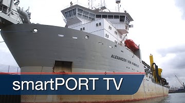 The Alexander von Humboldt -  A huge hopper-dredger in action