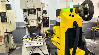 Efficient Bracket Base Production with Smart Stamping 🤖⚙️