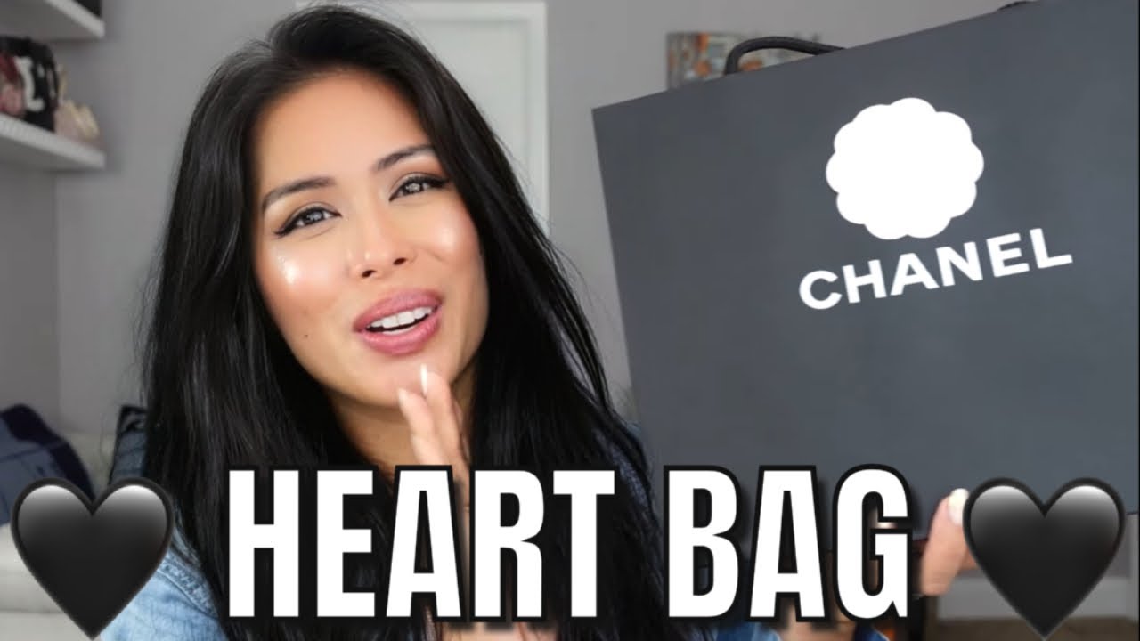 What's in my Chanel heart bag 🖤 #chanel #chanelheartbag