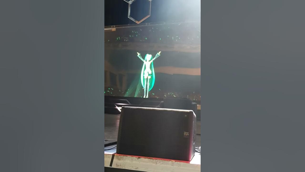 Hatsune Miku's english greeting in London 2020 *BARRIER VIP VIEW*