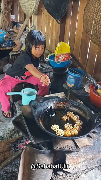 CARA MEMBUAT KUE SEROJA ATAU KEMBANG GOYANG