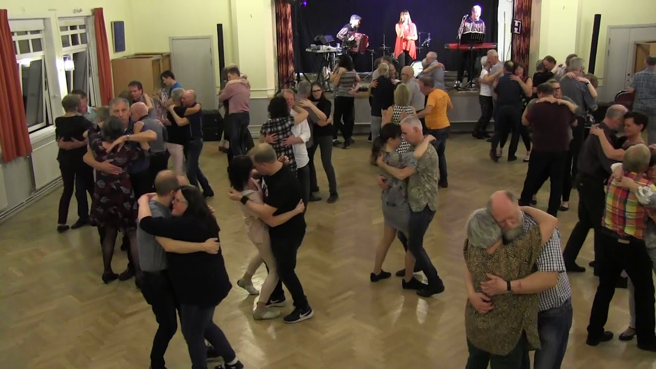 Lagagården 9/4 2019 med Sweedz no: 3 av 3. Foxtrot.