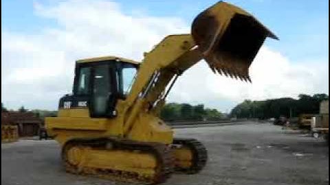 Operating a 2000 Caterpillar 963C track loader