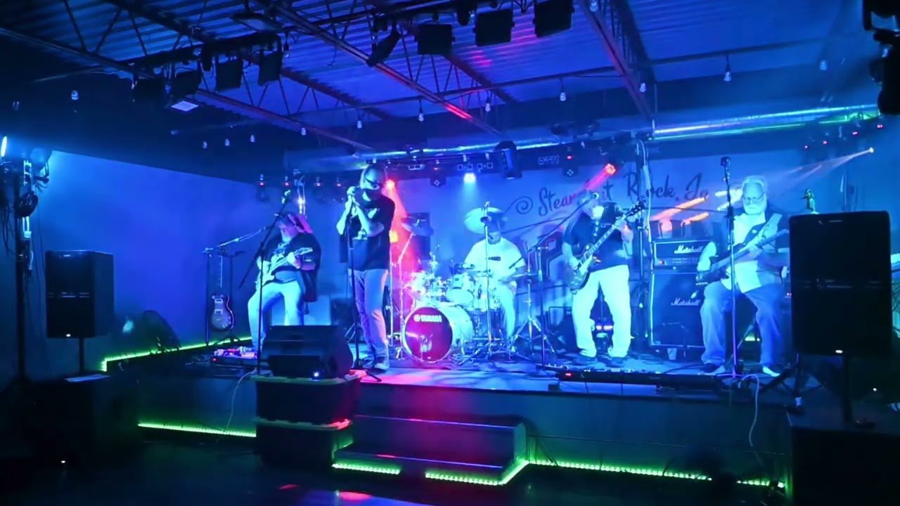 VIVACE performs "I Saw Her Standing There" by The Beatles live in Iowa.