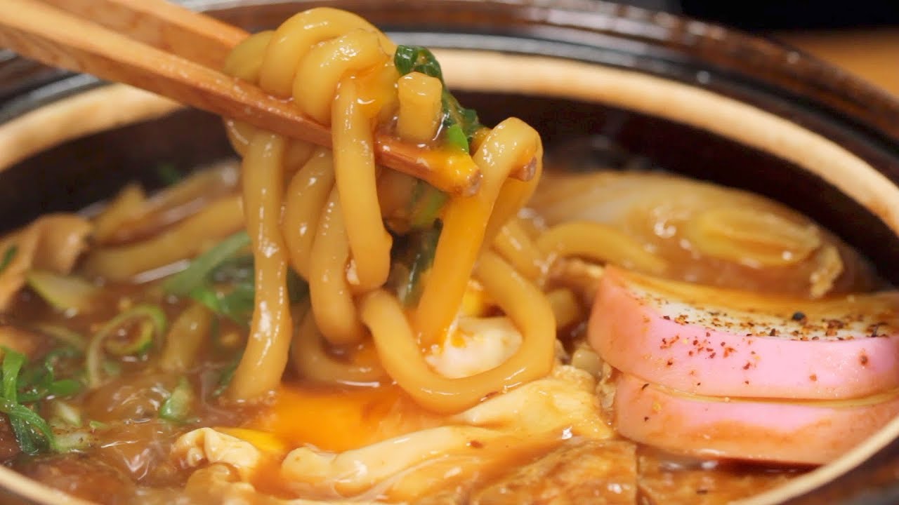 Miso Nikomi Udon Recipe (Udon Noodles Simmered in Miso Broth with Chicken) | Cooking with Dog