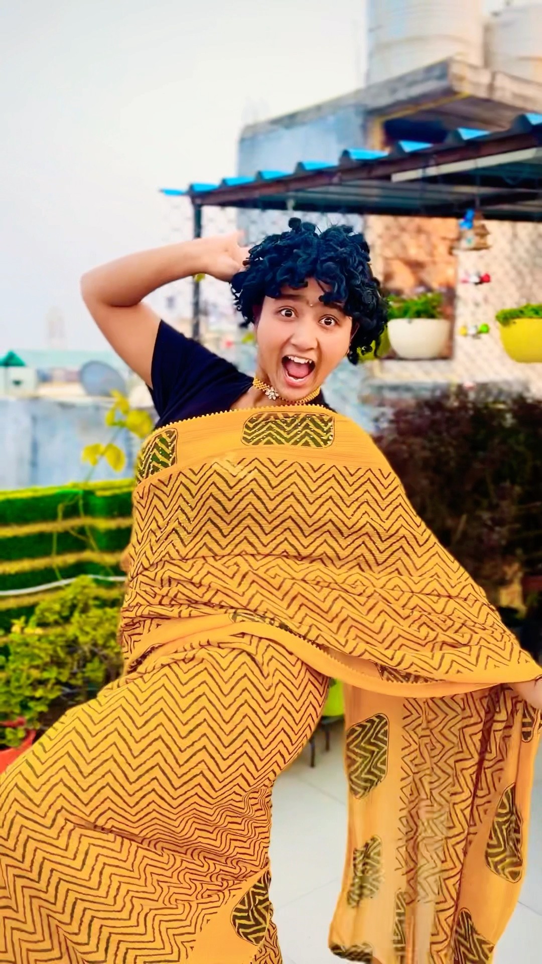 Golu Bana Papa Ki Pari ? Yellow Wali Saree #papakipari #shorts #comedy