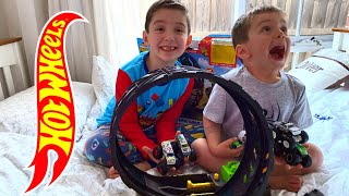Hot Wheels Monster Trucks 2020 - Epic Loop Challenge | Car Videos for Toddlers
