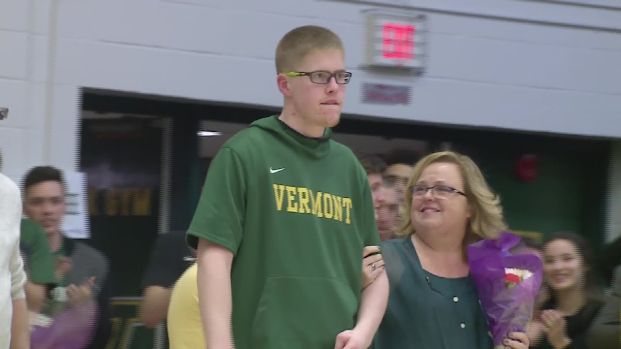 UAlbany takes part in viral moment for Vermont player