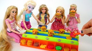 Burger Mania Board Game with Barbie dolls Hamburger mainan permainan Burger Brinquedo Jogo screenshot 2