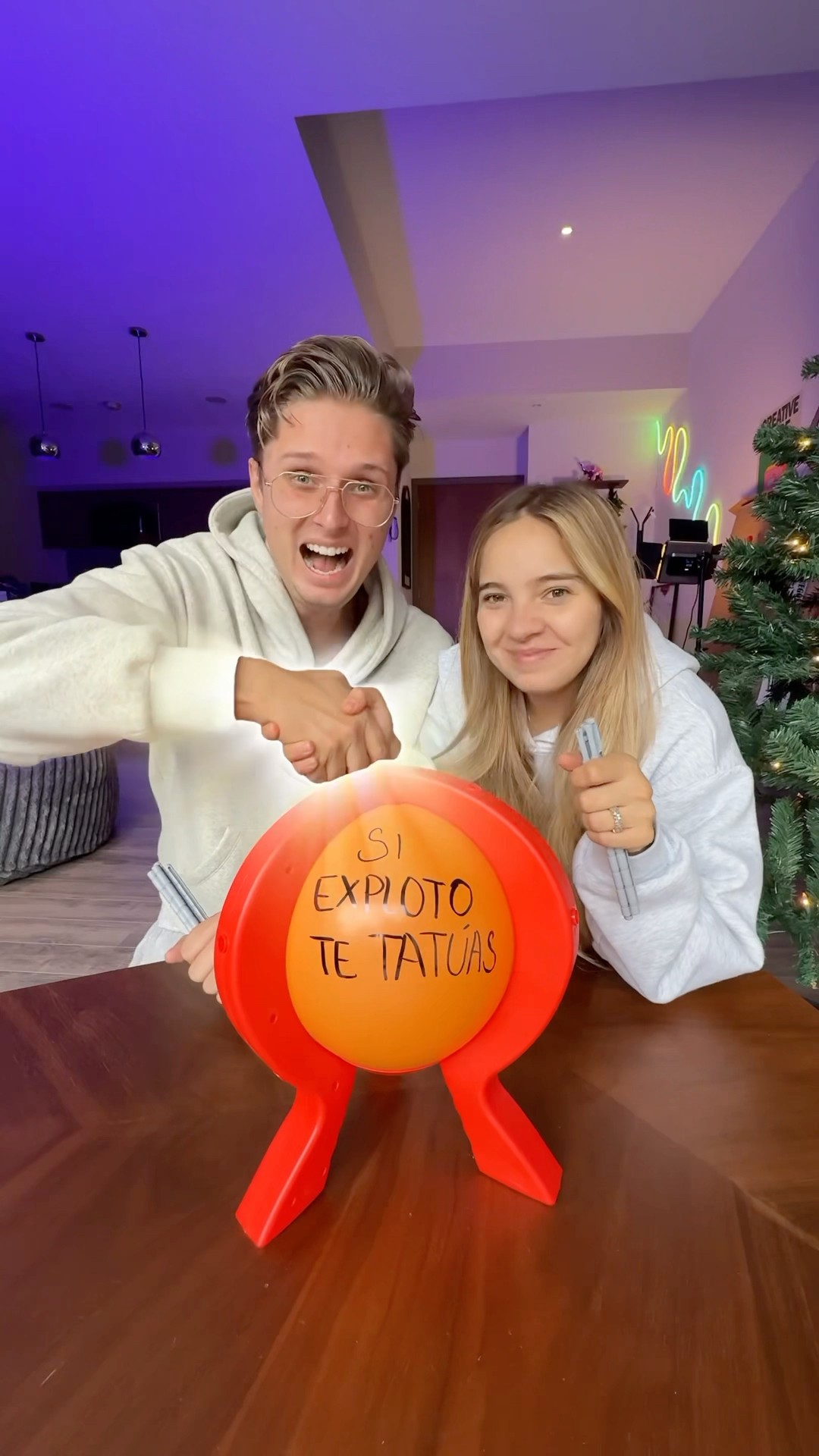 Si truenas el globo, TE TATÚAS ?? @dayanaraurios