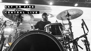 Miniatura de vídeo de "Drums Live Multicam - Sky On Fire & Start up The Party - Central Live"