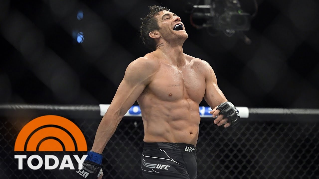 Jake Gyllenhaal Shows Off Ripped Physique At UFC 285 As He Readies ' Roadhouse' Remake