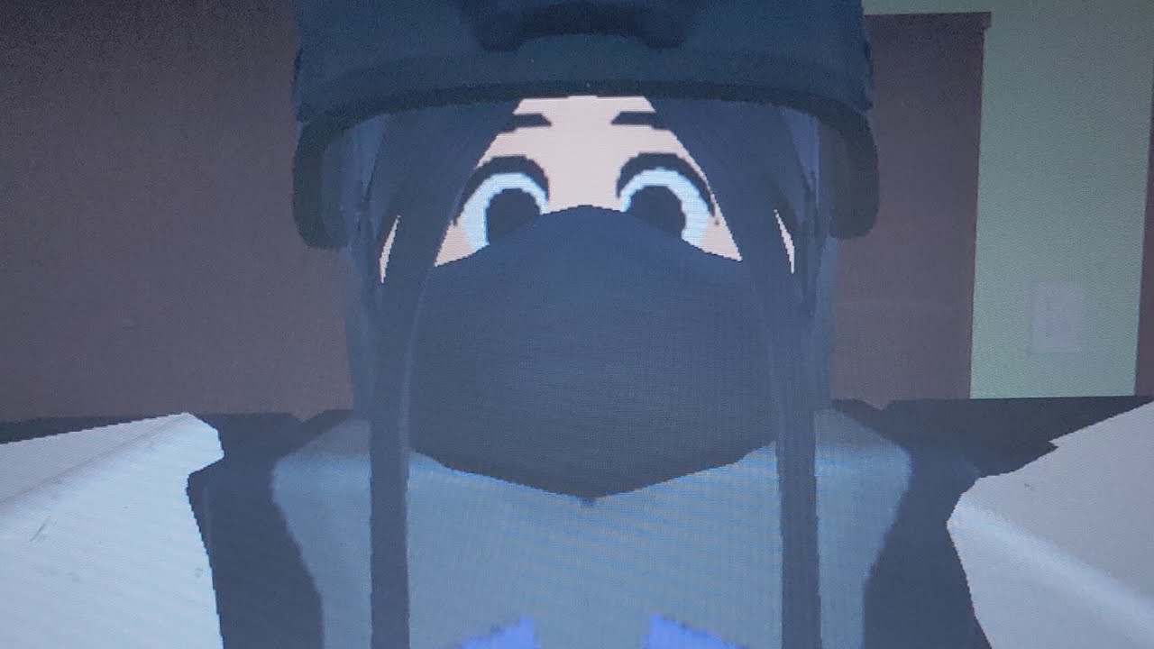 Roblox player when they see the r63 avater in robloxian high school, @dinomasterv2